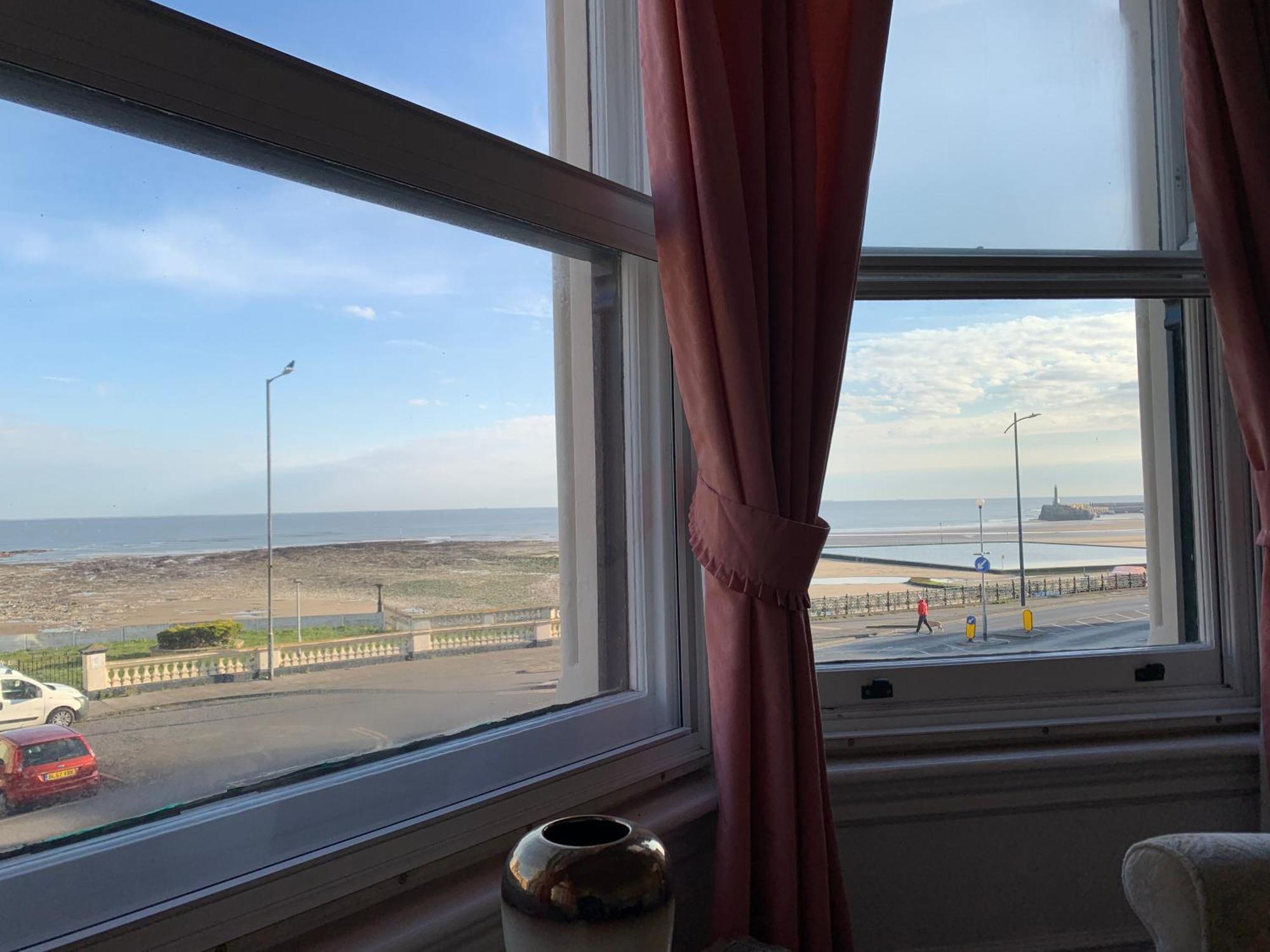 Spectacular Sea View Double, With Exclusive Bathroom & Use Of Patio And Bike Store Маргейт Екстериор снимка