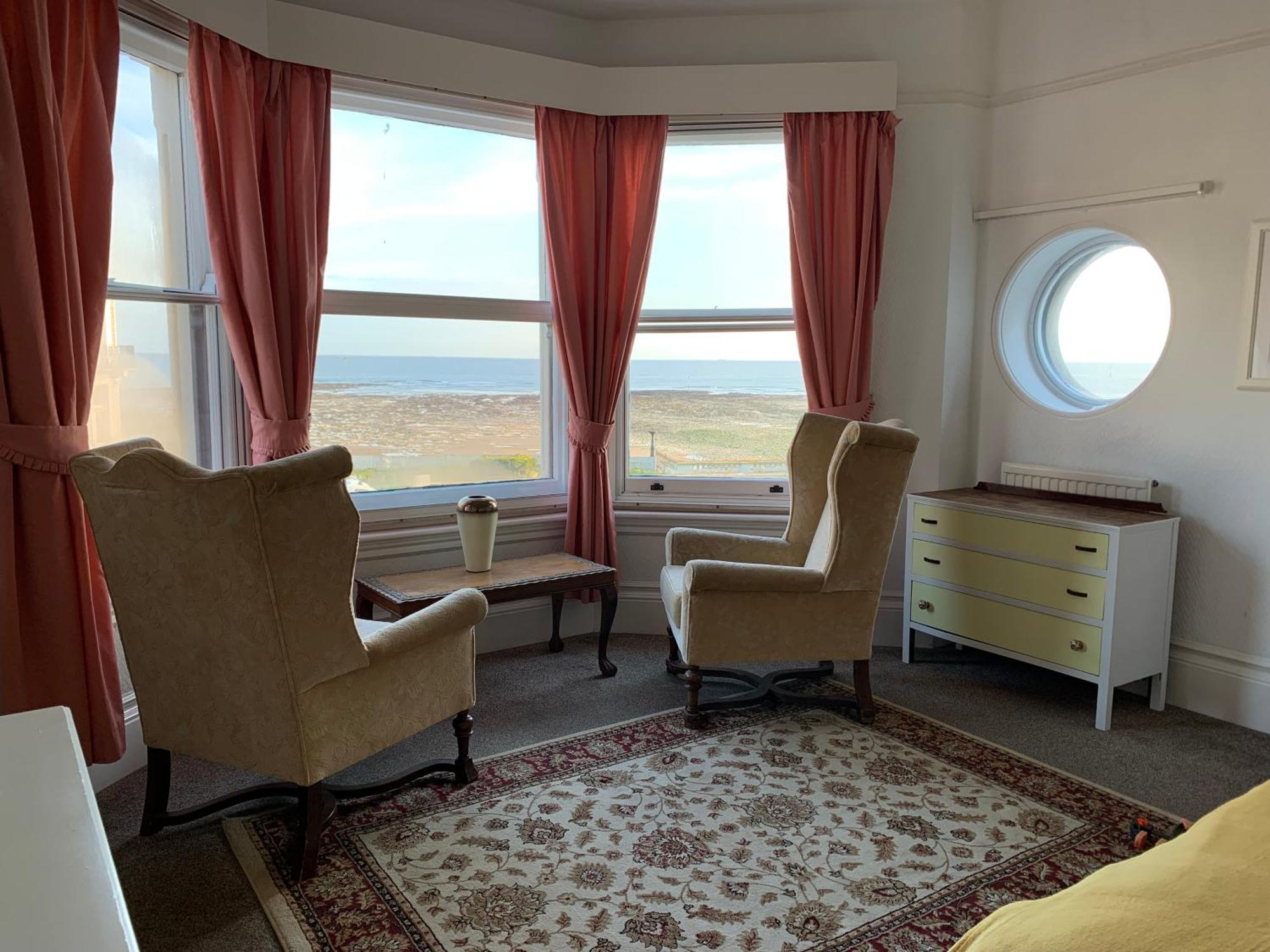 Spectacular Sea View Double, With Exclusive Bathroom & Use Of Patio And Bike Store Маргейт Екстериор снимка